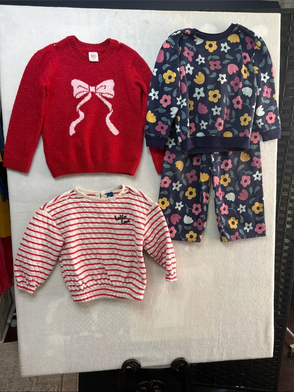 Girls 4 piece clothing bundle Size 4T